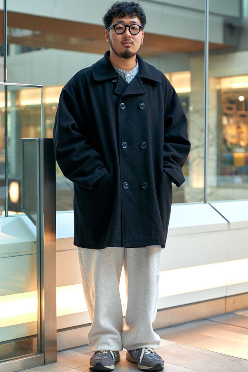使いやすい「膝上コート」のコーデ正解例。街でキャッチした3人の洒落者スナップ - 6枚目の画像