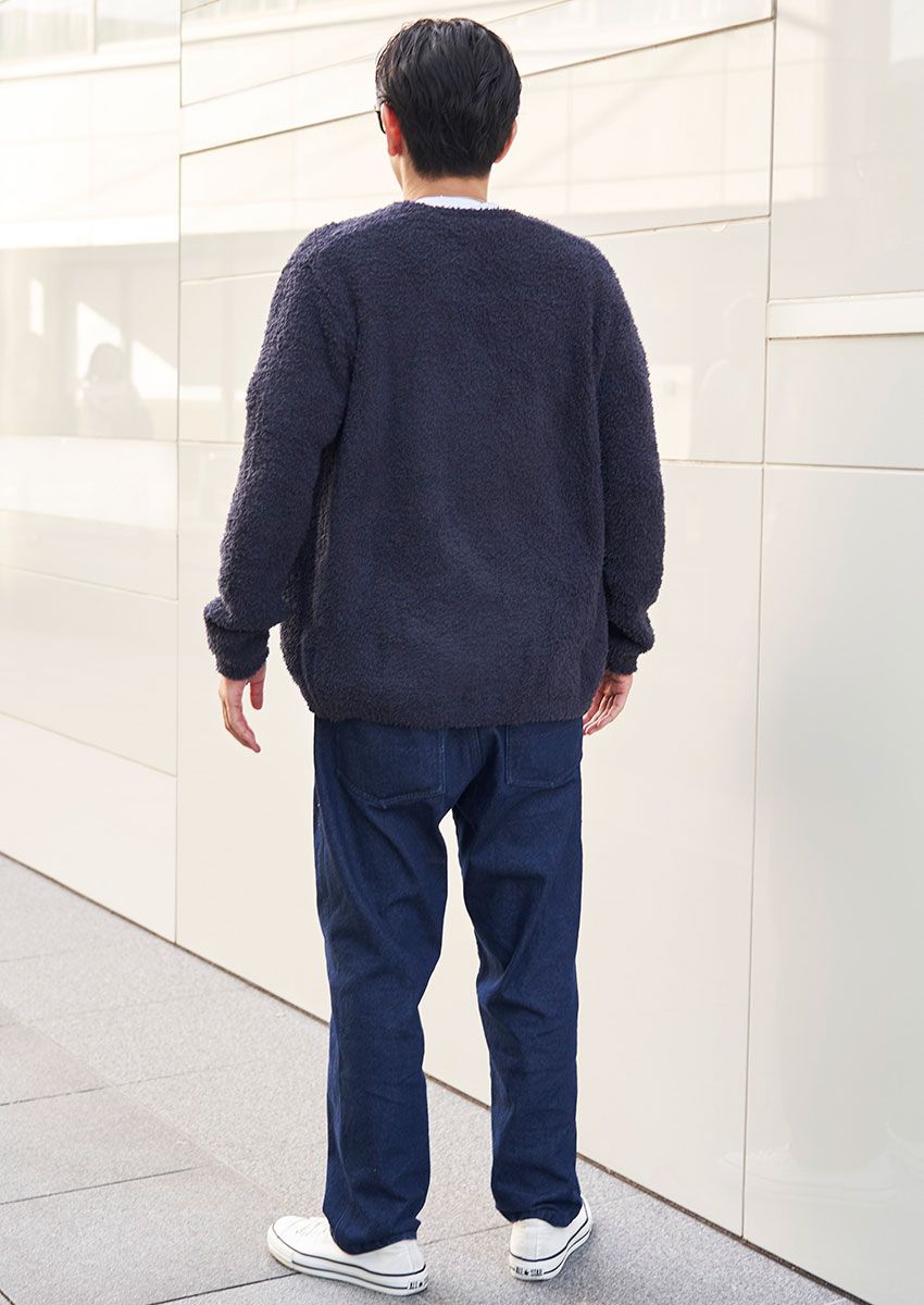 ブラック合わせ、デニム合わせ、グラデ系……“ネイビー”を巧みに纏った3人をスナップで - 7枚目の画像