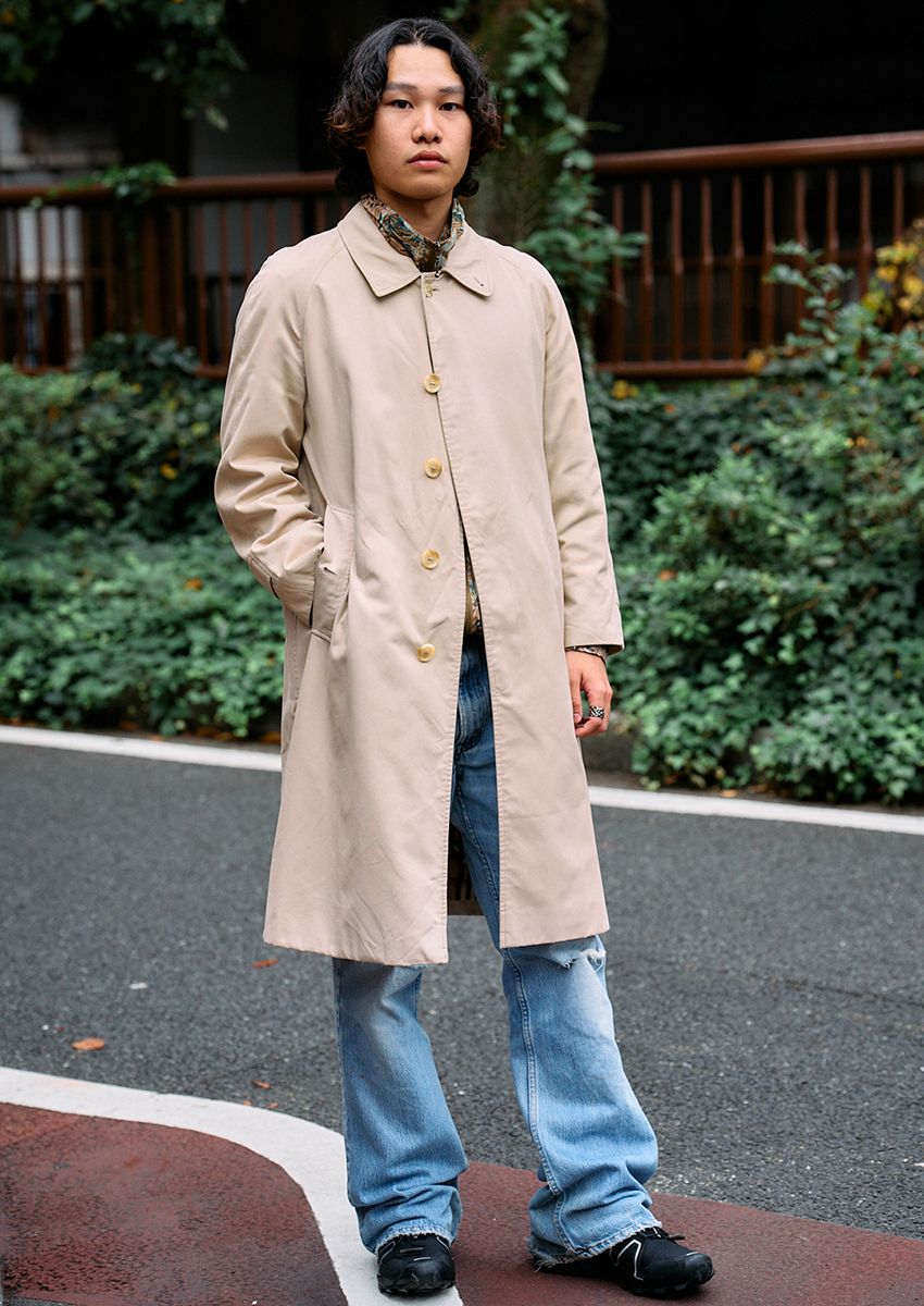 【2024年秋冬最新版】街角のコーデ事情！ “黒以外のコート”で重たさを回避した男たち - 7枚目の画像