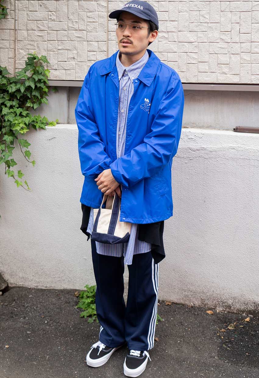 「青」だから普段使いできる“ひと癖あり”な冬アイテム集。3人のスナップに見る挑戦服の攻略法 - 2枚目の画像