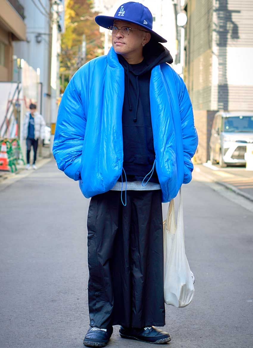 「青」だから普段使いできる“ひと癖あり”な冬アイテム集。3人のスナップに見る挑戦服の攻略法 - 8枚目の画像