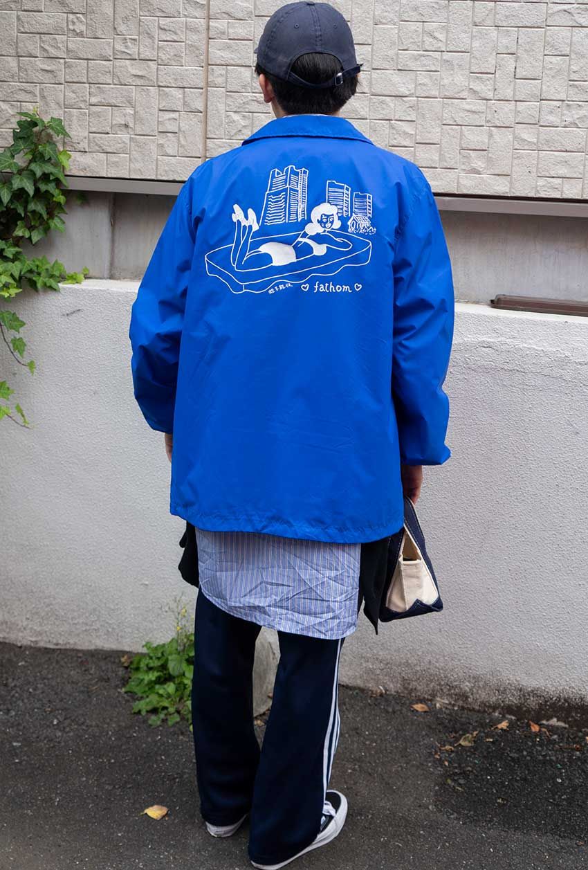 「青」だから普段使いできる“ひと癖あり”な冬アイテム集。3人のスナップに見る挑戦服の攻略法 - 4枚目の画像