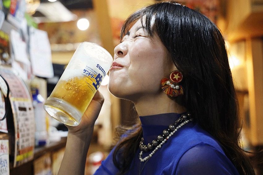 オジサンが“ソロ飲み女性”に話しかけるのはアウト？ セーフ？ 呑兵衛モデルに学ぶ酒場の作法 - 7枚目の画像
