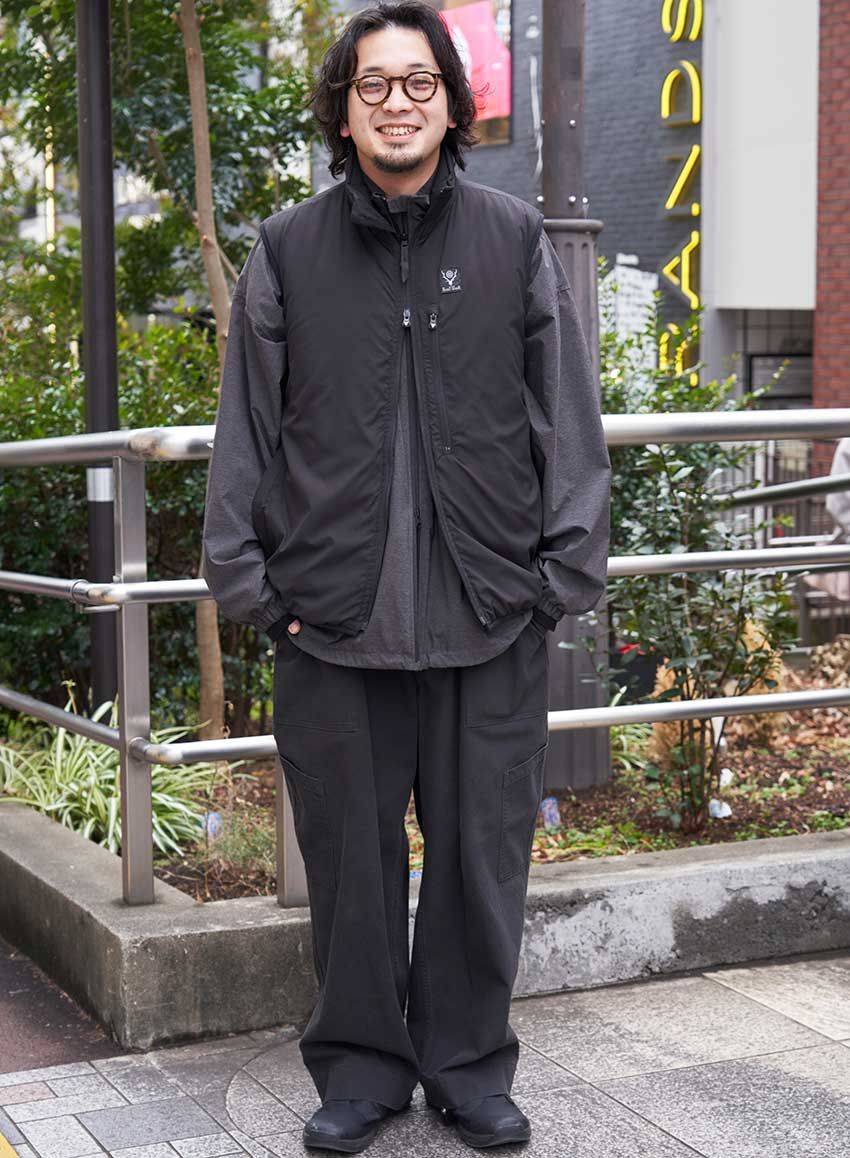 黒ベストが似合う3人のコーデ。愛用ブランドはダイワ ピア39、古着etc. - 8枚目の画像