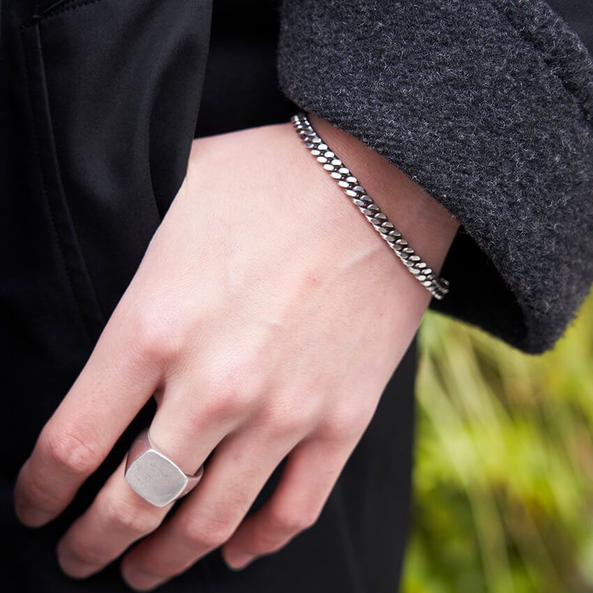 好相性“ロングコート×インナーダウン”。長短のバランス感覚で洗練さを纏った3好例 - 14枚目の画像