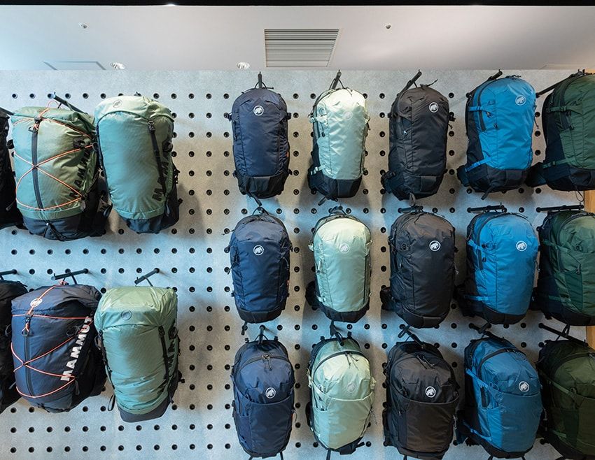 関東初展開の特別スペースも！まるで“ヒュッテ”な「マムート KITTE丸の内」オープン - 15枚目の画像