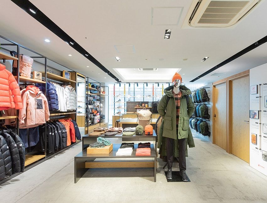 関東初展開の特別スペースも！まるで“ヒュッテ”な「マムート KITTE丸の内」オープン - 20枚目の画像