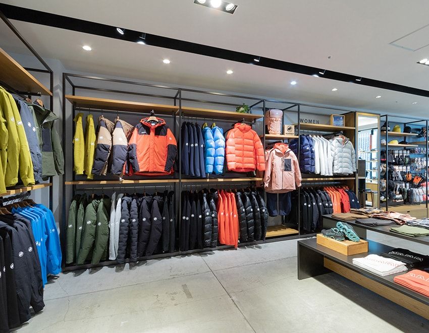 関東初展開の特別スペースも！まるで“ヒュッテ”な「マムート KITTE丸の内」オープン - 9枚目の画像