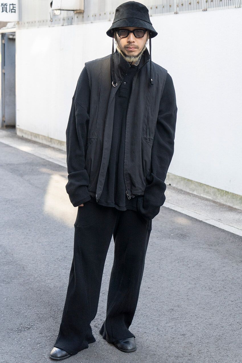 トレンド真っ只中！「黒のバケットハット」をコーデに落とし込んだ3名の洒落者たち - 7枚目の画像