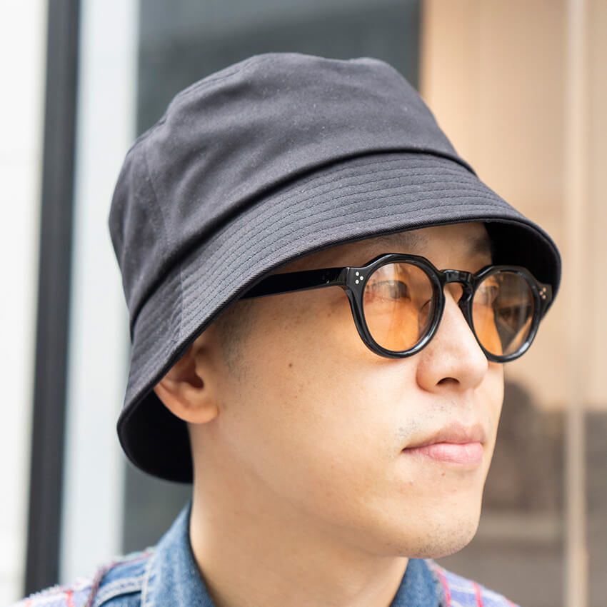 トレンド真っ只中！「黒のバケットハット」をコーデに落とし込んだ3名の洒落者たち - 2枚目の画像