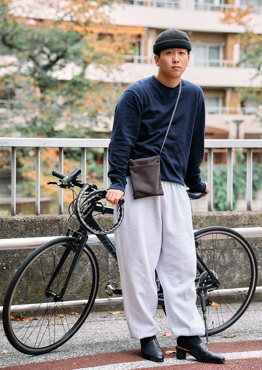 “みんなのユニクロ”は、みんなと同じに着こなさない！ 気概を感じる3名のお洒落賢人をスナップで - 4枚目の画像