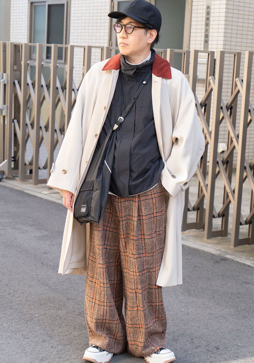 “みんなのユニクロ”は、みんなと同じに着こなさない！ 気概を感じる3名のお洒落賢人をスナップで - 2枚目の画像