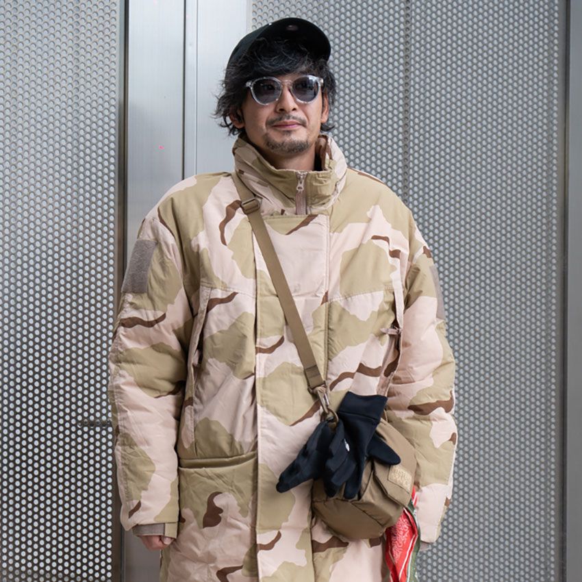 ショルダーバッグは“トップスに馴染ませ派”が優勢！ 同系色で揃えるメリットをスナップで - 1枚目の画像