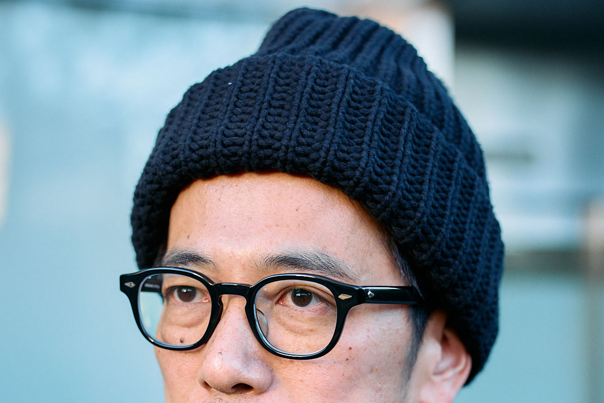 おまとめ　メガネ　ニット帽 冬の単調コーデに個性を加える「ニット帽＋メガネ」。雰囲気たっぷりな