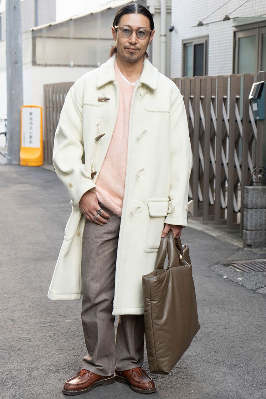 上品に合わせたい“でっかいトート”。街角の洒落者3名に見るこだわりの素材＆形 - 2枚目の画像