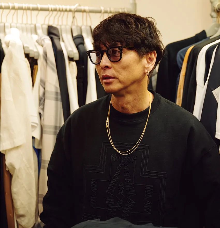 最高のスウェット&ニットはコレ！5者5様の選びの視点は……ストレスフリー、ネイビーカラーetc. - 8枚目の画像