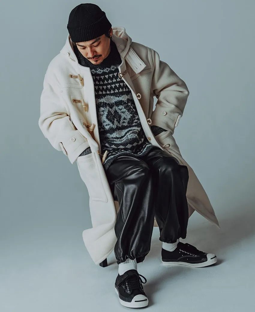 レザーで武骨なアメカジにならない着こなし方のコツ。必要なのは大人の色気と少しの可愛げ - 5枚目の画像