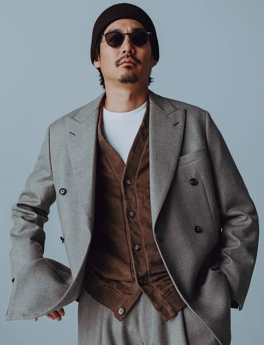 レザーで武骨なアメカジにならない着こなし方のコツ。必要なのは大人の色気と少しの可愛げ - 3枚目の画像