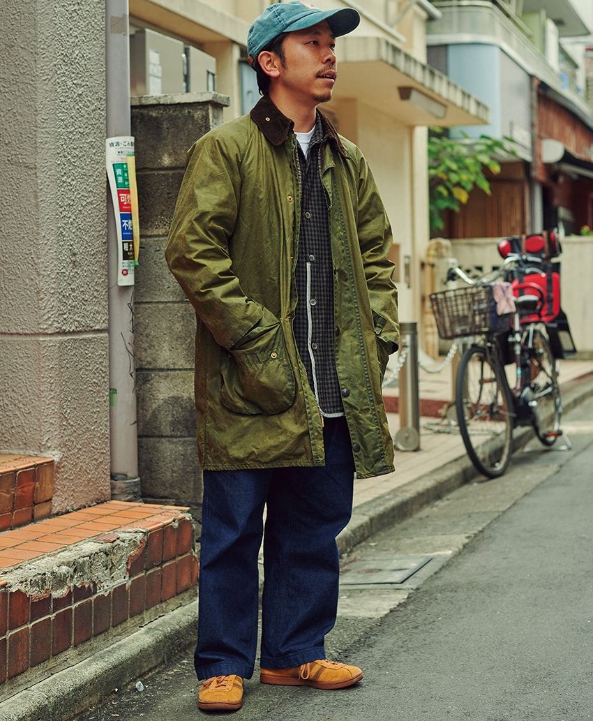 レイヤードを楽しむ「コート丈バブアー」のスタイルサンプル！ポイントは“やや膝上くらい” - 4枚目の画像