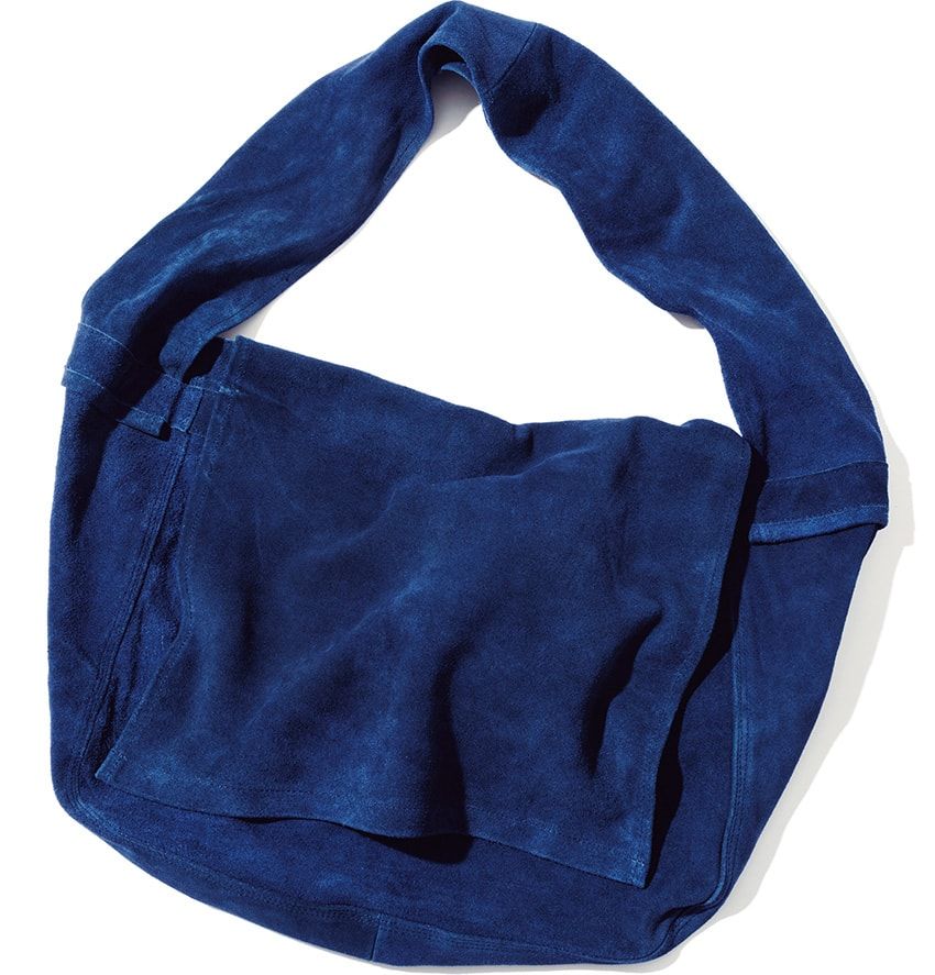 金ネックレス、デニムバッグetc. 冬コーデを格上げする、センス良きファッション小物 - 1枚目の画像