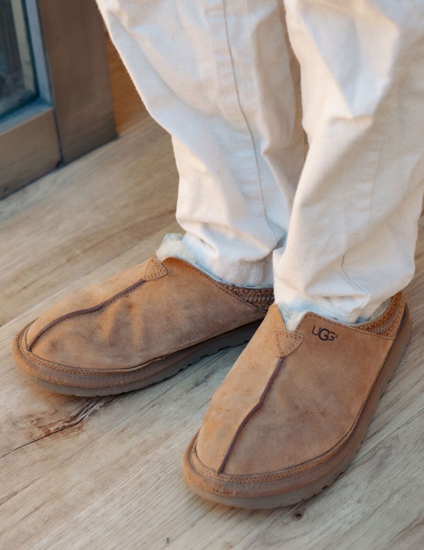 【タイプ別】冬の“白パン”コーデ3選！モードやワンマイルetc.選びとこなしをスナップで解説 - 6枚目の画像