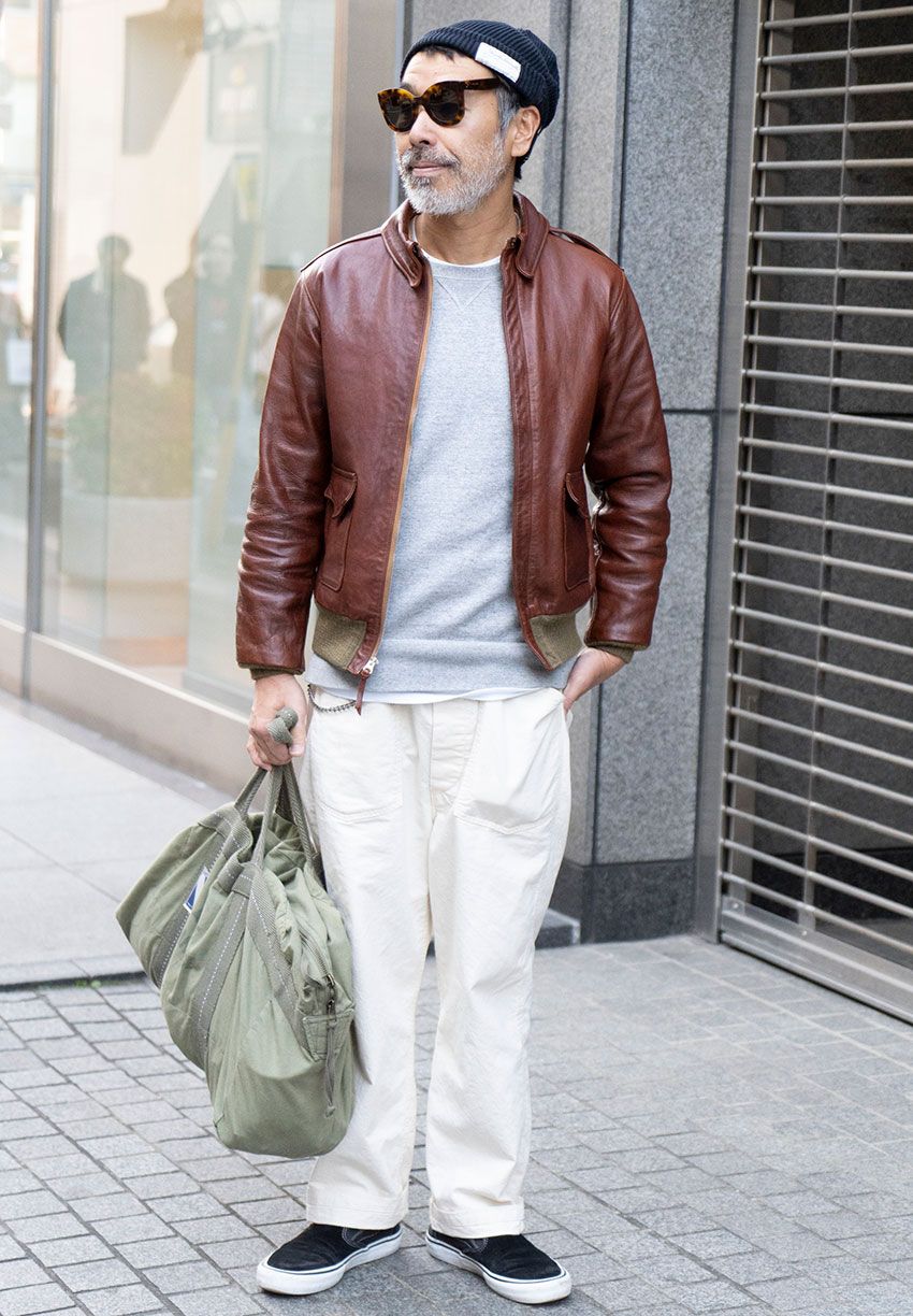 【タイプ別】冬の“白パン”コーデ3選！モードやワンマイルetc.選びとこなしをスナップで解説 - 2枚目の画像