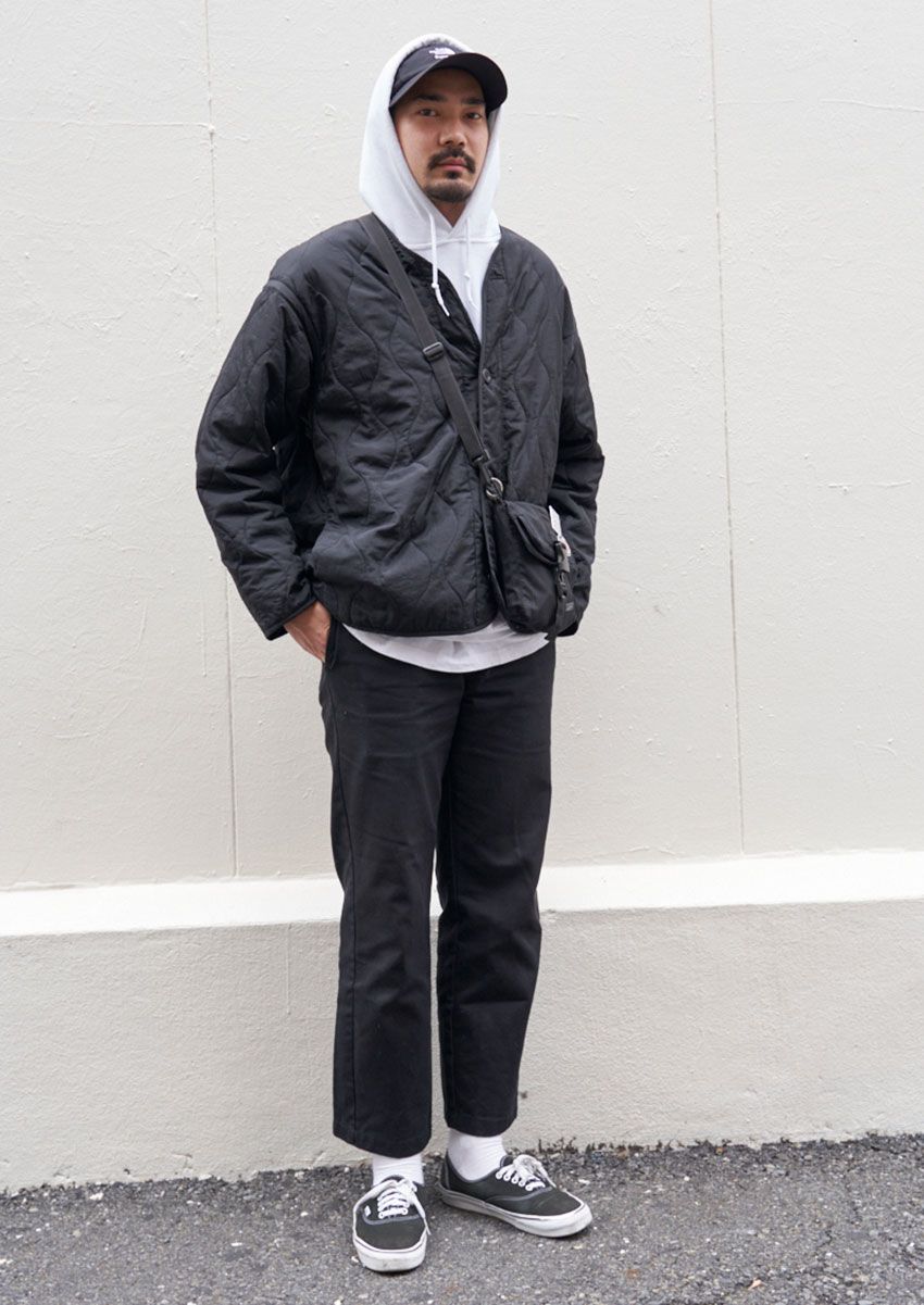 絶対条件は“モノトーン”！「スウェットパーカ」を大人っぽく着こなすコツをスナップで - 2枚目の画像