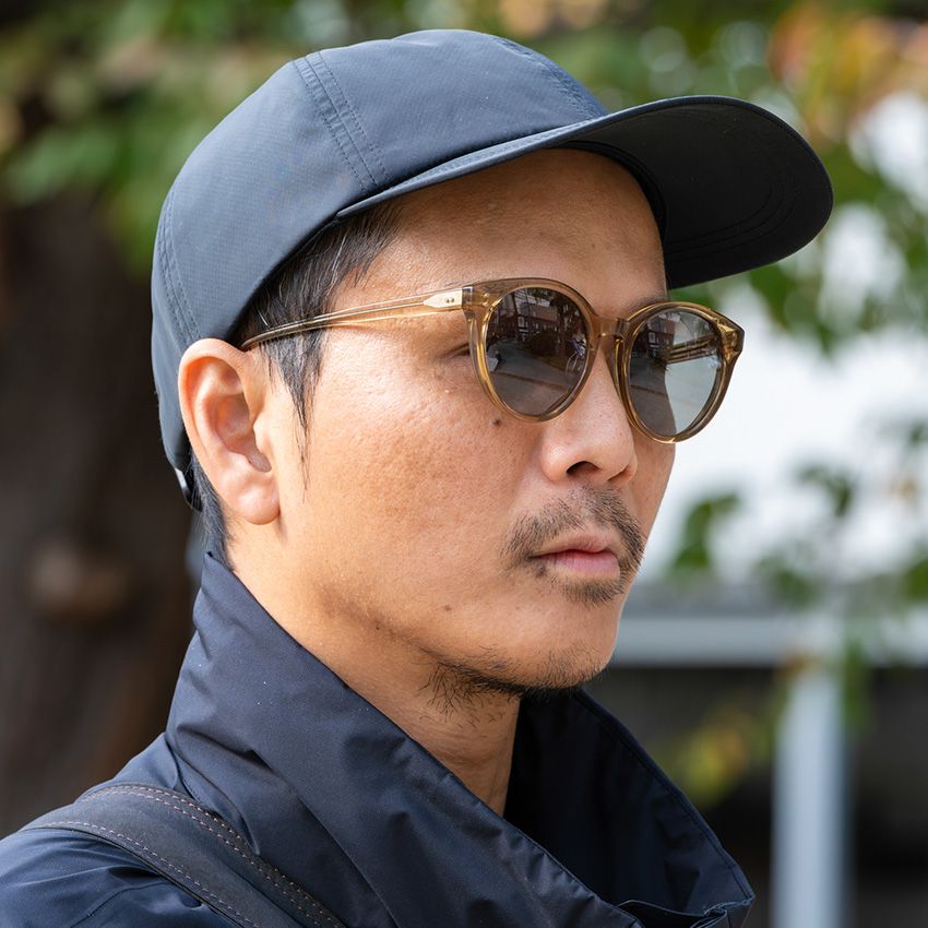 冬こそ“薄色レンズ”の季節！ モノトーンコーデの顔回りを軽やかに見せた3スタイル - 6枚目の画像