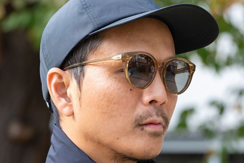 冬こそ“薄色レンズ”の季節！ モノトーンコーデの顔回りを軽やかに見せた3スタイル - 7枚目の画像