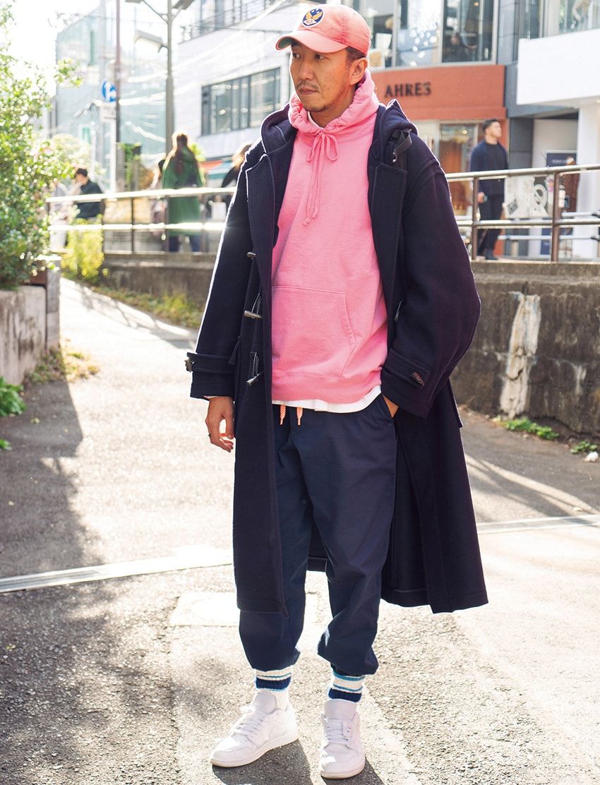 スウェット、シャツetc. 全てのアイテムにハマる「ネイビーシャカパンコーデ」3選！ - 6枚目の画像