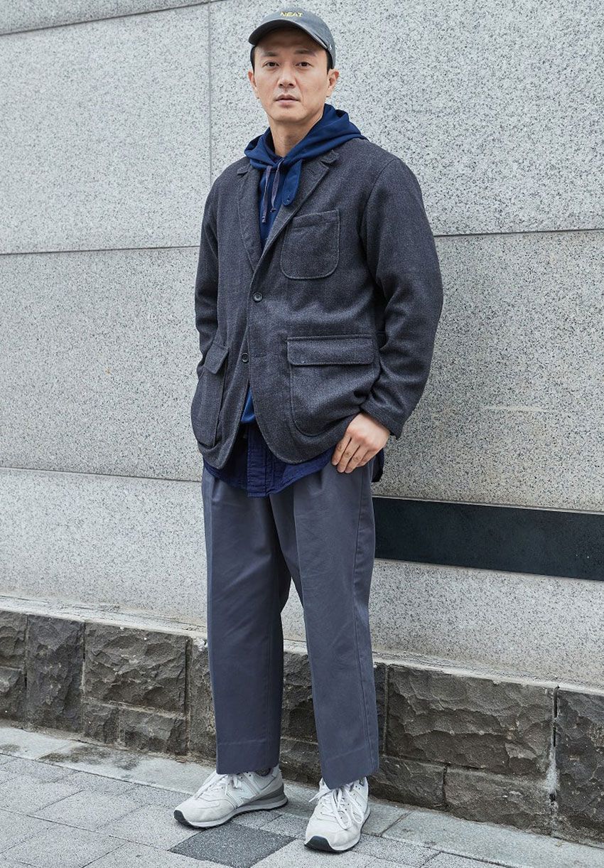 「休日スーツのインナーは何を着るか問題」の解決策！仕事の日に見せない3つの選択肢 - 2枚目の画像