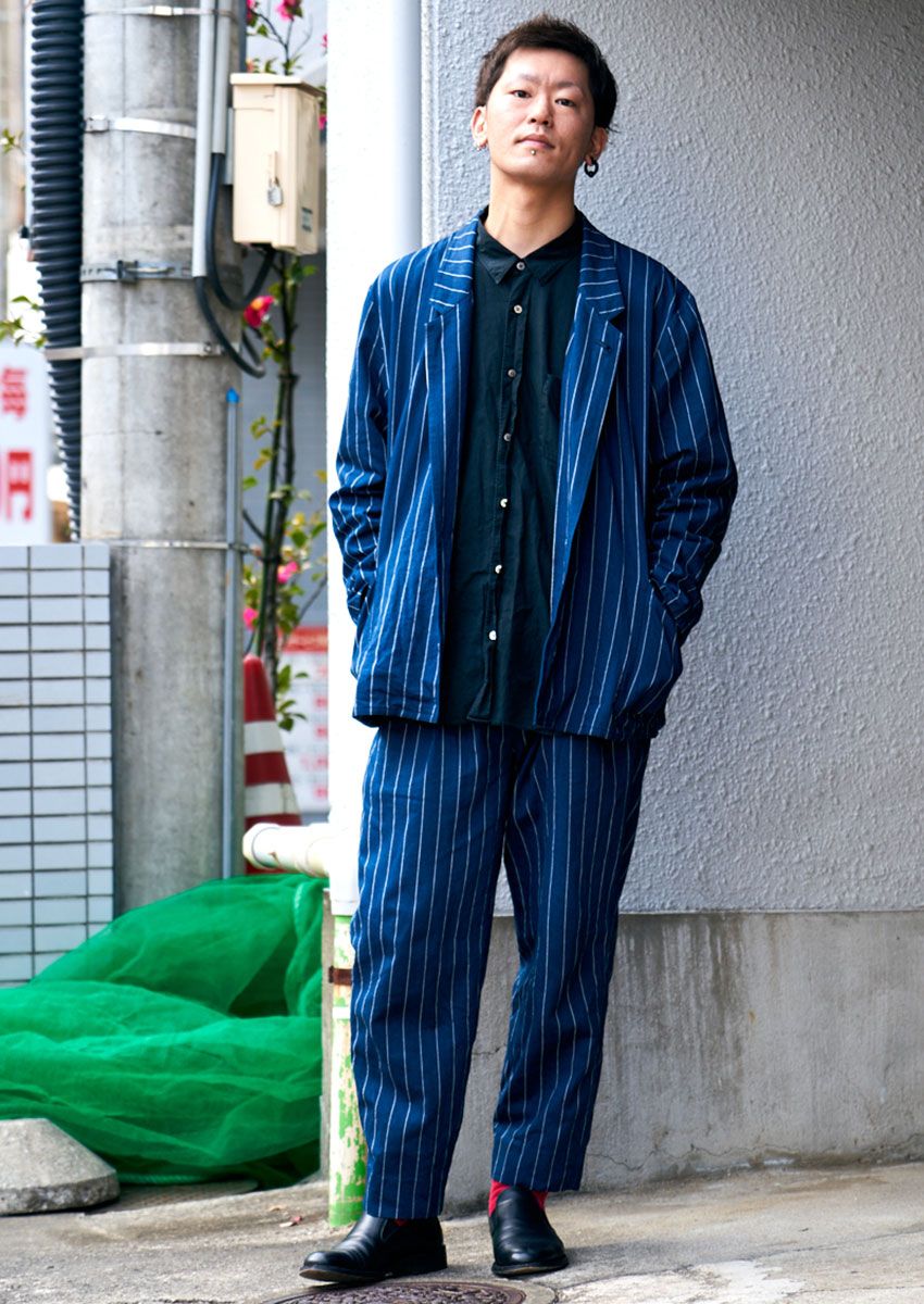 「休日スーツのインナーは何を着るか問題」の解決策！仕事の日に見せない3つの選択肢 - 8枚目の画像