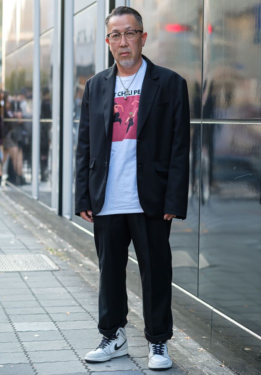 「休日スーツのインナーは何を着るか問題」の解決策！仕事の日に見せない3つの選択肢 - 5枚目の画像