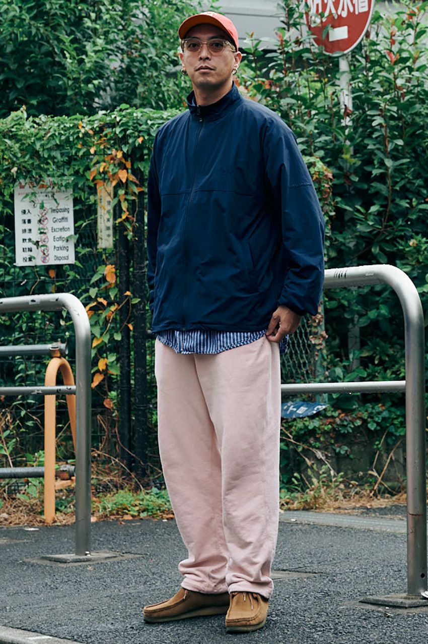 大人ストリートスタイルを若々しく彩る「ピンク」の効果。意外に簡単な合わせの法則は…… - 2枚目の画像