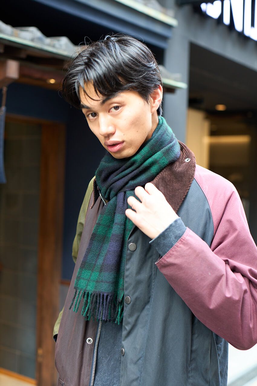 アウターの新調を不要にする「マフラーの巻き方」。洒落者たちに学ぶ“選び”と“コツ” - 4枚目の画像