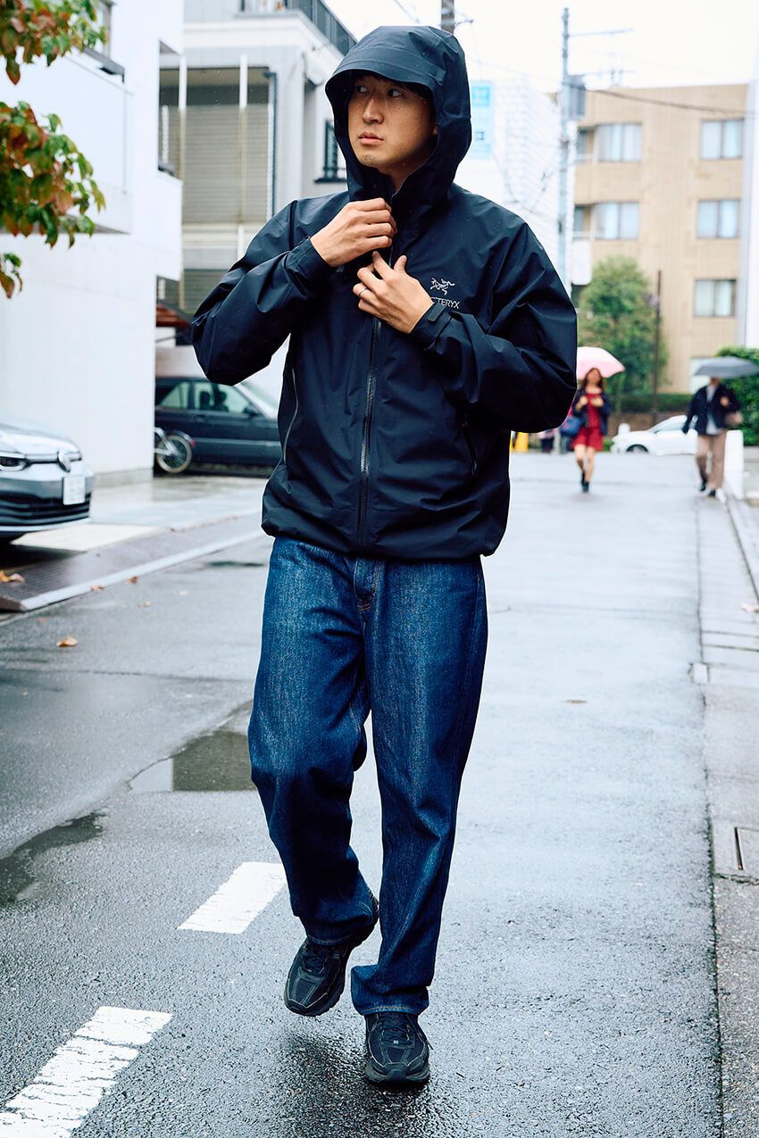 ザ・ノース・フェイス派？ アークテリクス派？ 黒シェルを街で活用した洒落者4人をスナップで - 1枚目の画像