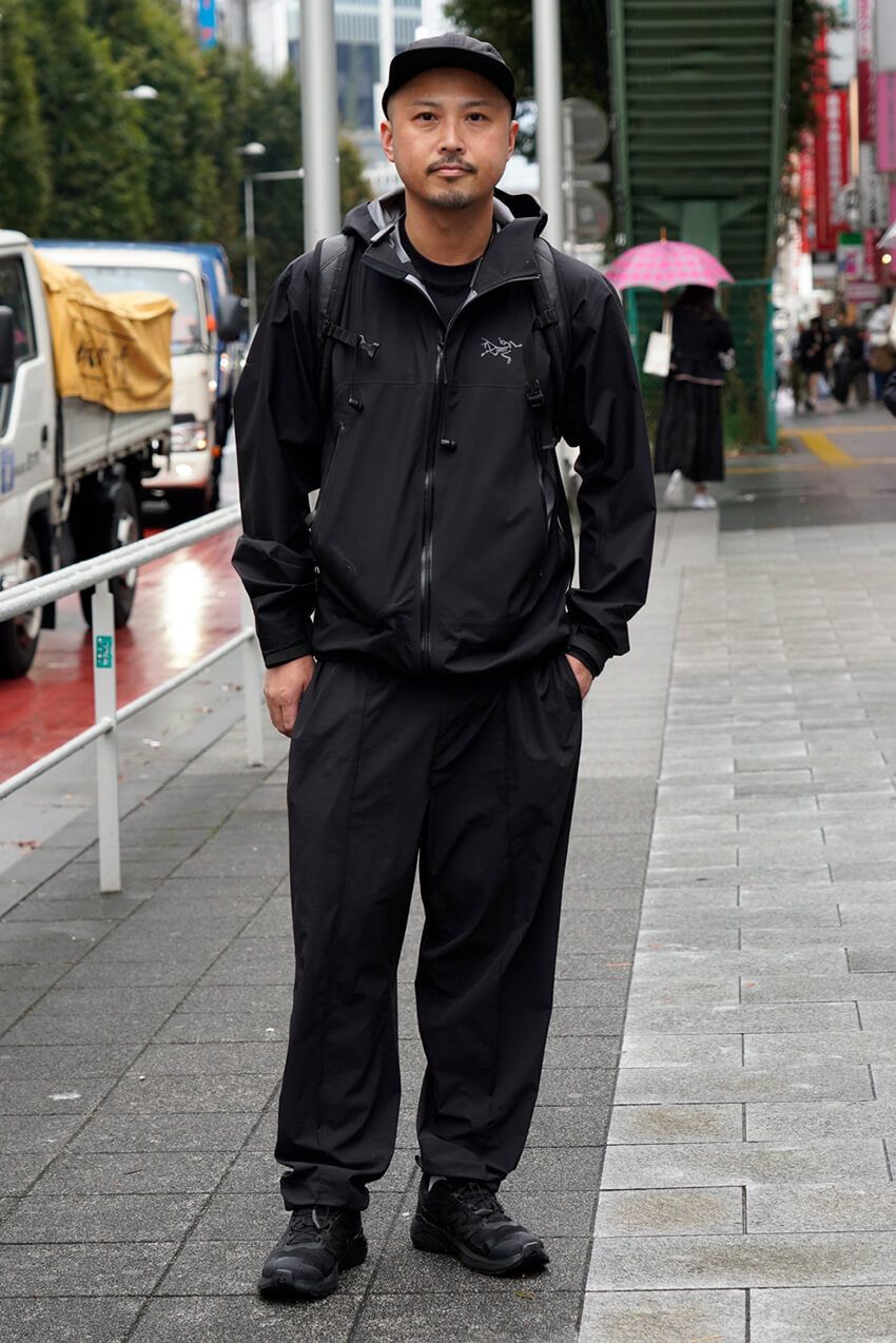 ザ・ノース・フェイス派？ アークテリクス派？ 黒シェルを街で活用した洒落者4人をスナップで - 2枚目の画像