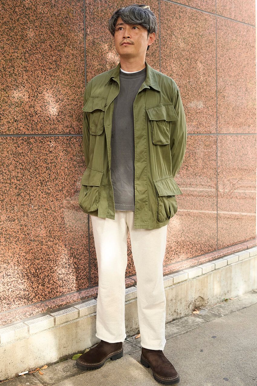 【脱ミリタリーおじさん】カーキに合う色は？ 街で見かけたモダンな着こなし3選 - 6枚目の画像