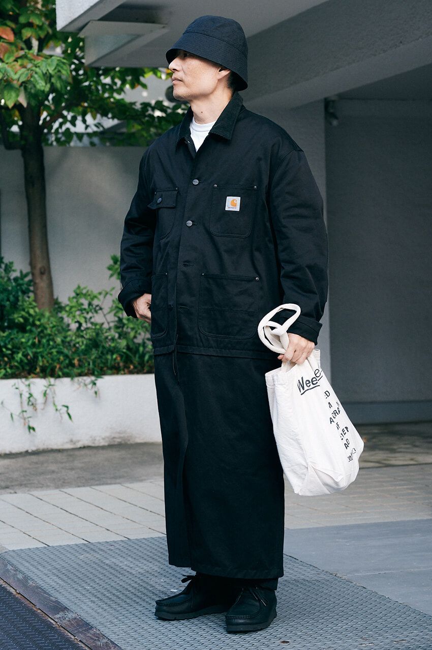 トレンド最前線！クラークス「ワラビー」を“オールブラックコーデ”で楽しむ洒落者たち - 3枚目の画像