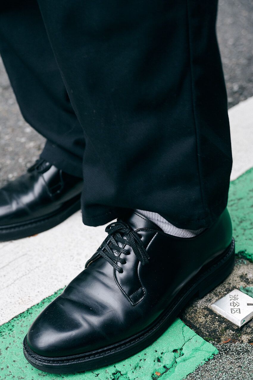 「リーバイス」のGジャンが一気に洒落る！ “スラックス×革靴”で格上げした3人のスタイルサンプル   - 8枚目の画像