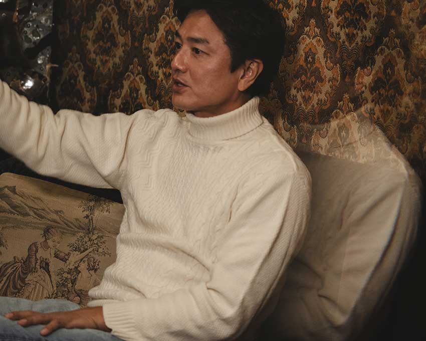 触れた3日後、アキレス腱を断裂…」原田龍二の“呪物コレクション”を