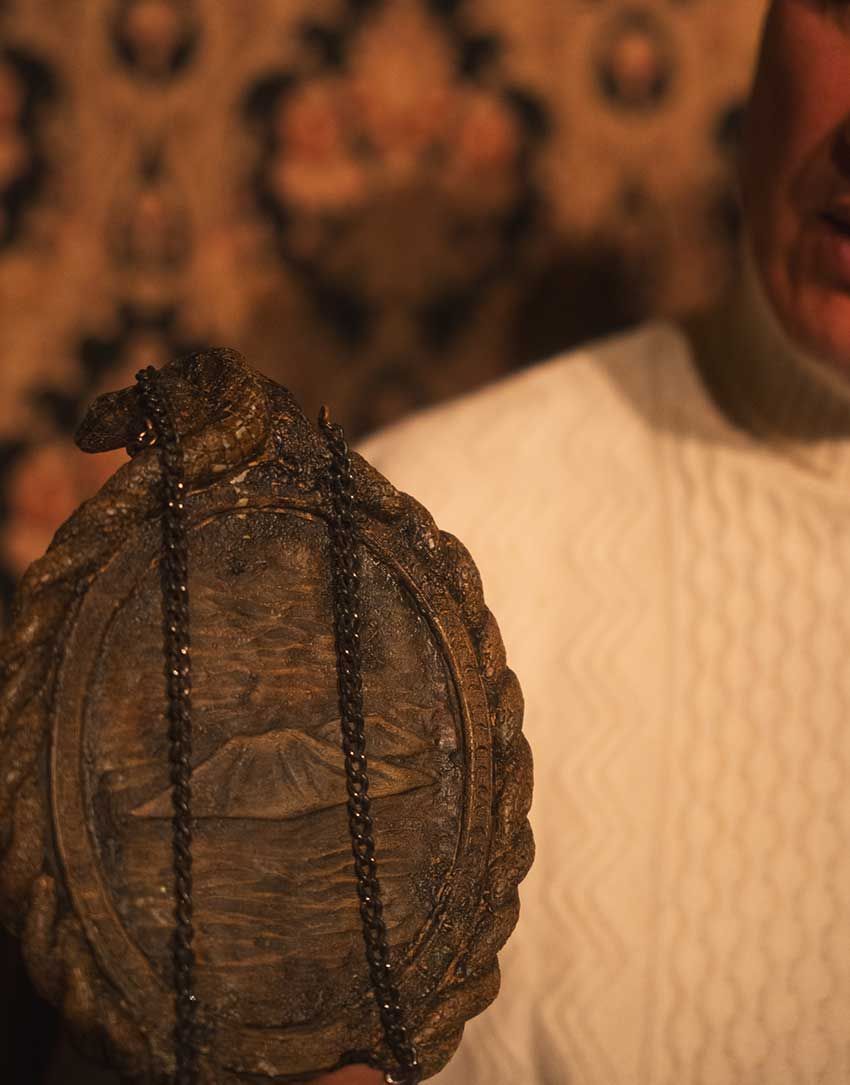 「触れた3日後、アキレス腱を断裂…」原田龍二の“呪物コレクション”をこっそり公開 - 6枚目の画像