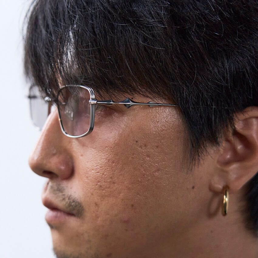 超人気「ジェントルモンスター」愛用者をSNAP。小さくとも怪物級の存在感を放つアイウェア - 3枚目の画像