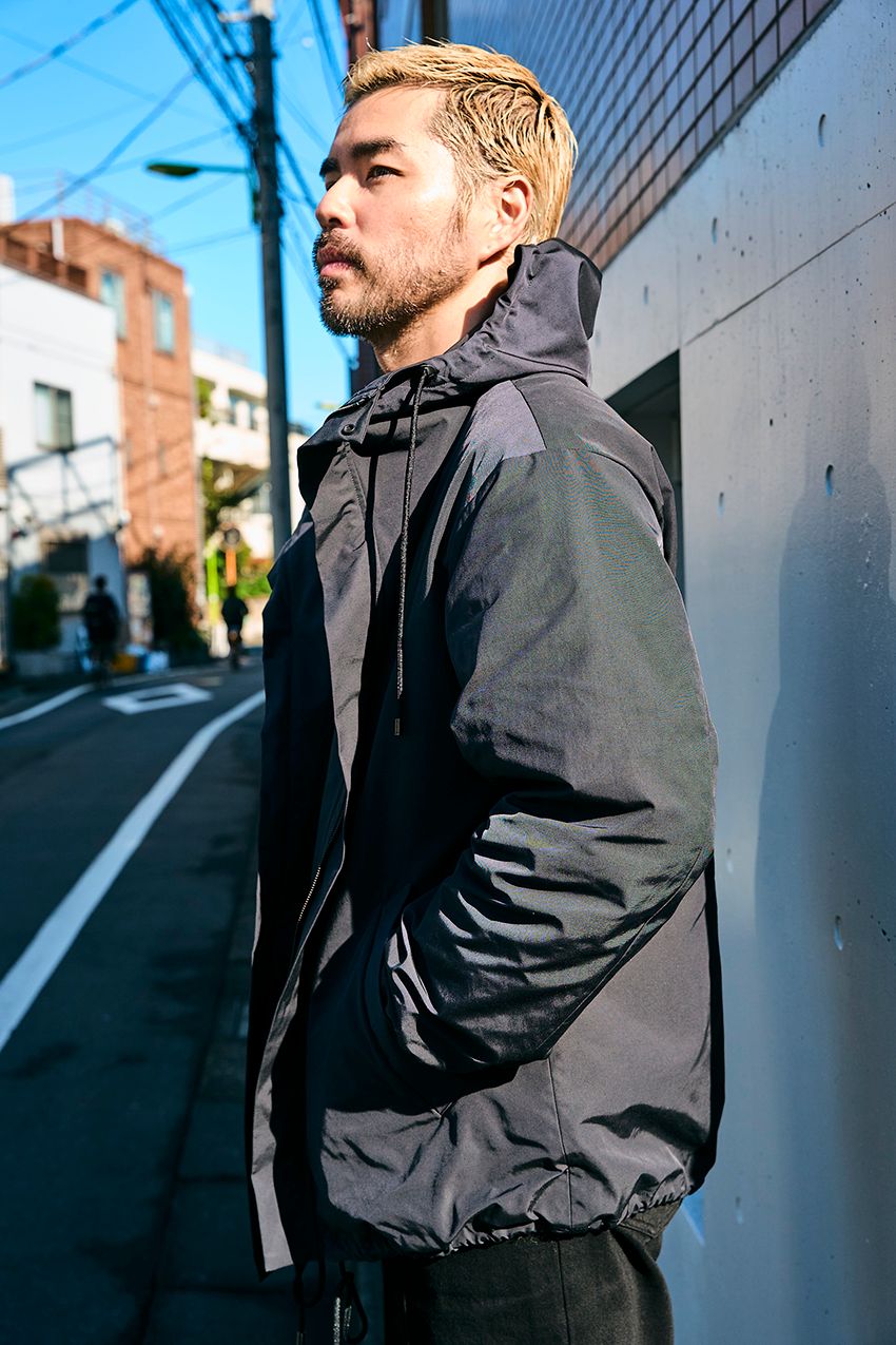 アウター選び、迷ったときの「オーラリー」。4人のスナップが“いい感じ”に見える証拠なり - 4枚目の画像