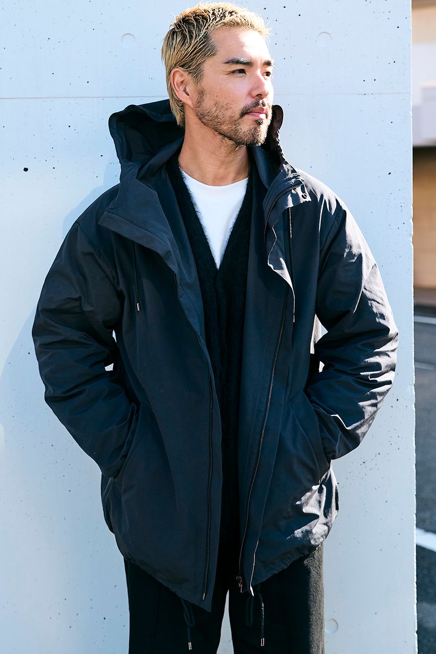 アウター選び、迷ったときの「オーラリー」。4人のスナップが“いい感じ”に見える証拠なり - 10枚目の画像