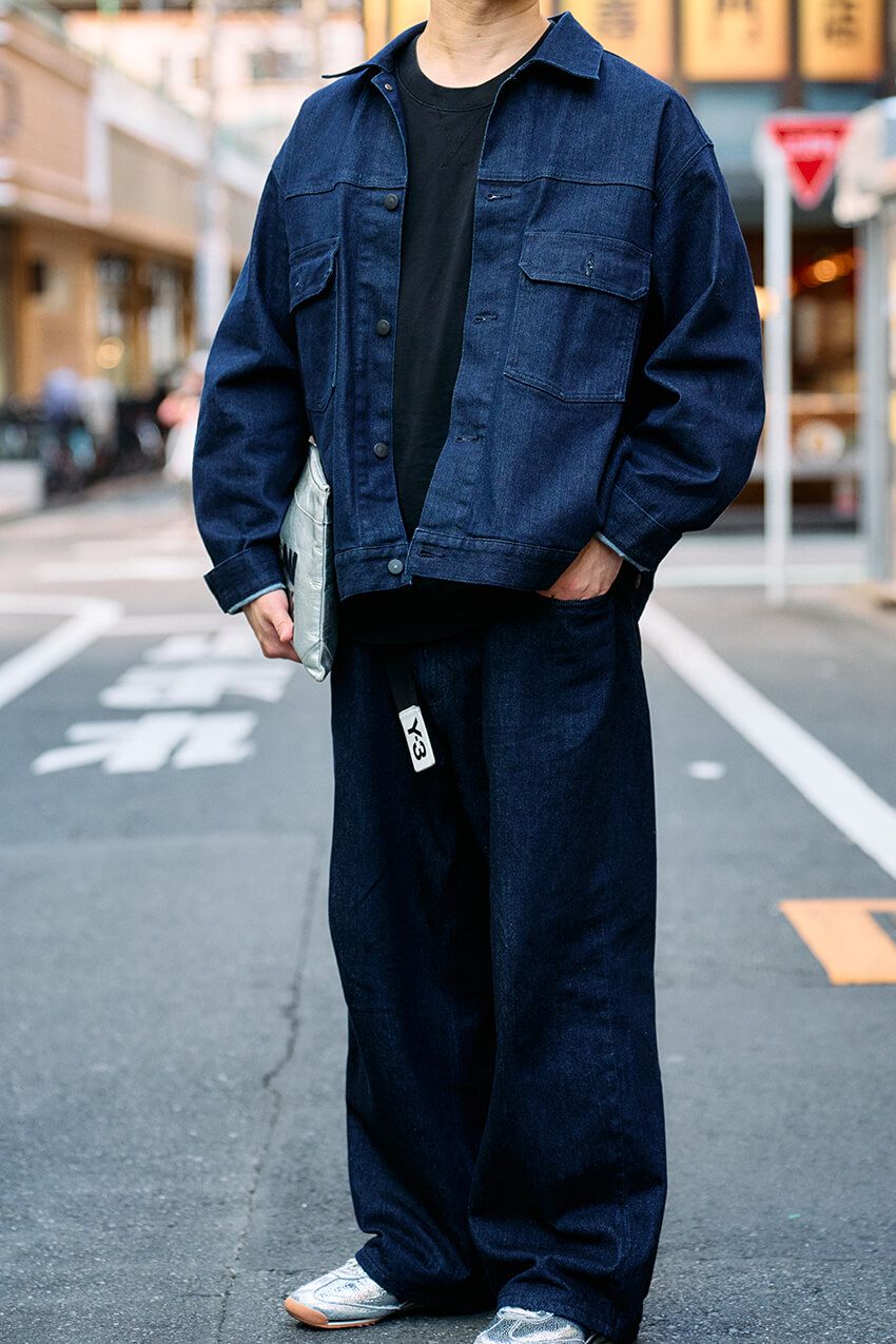 【ネイビーコーデ10選】スポーティにもエレガントにも見えるネイビースタイル・サンプルをスナップで - 4枚目の画像