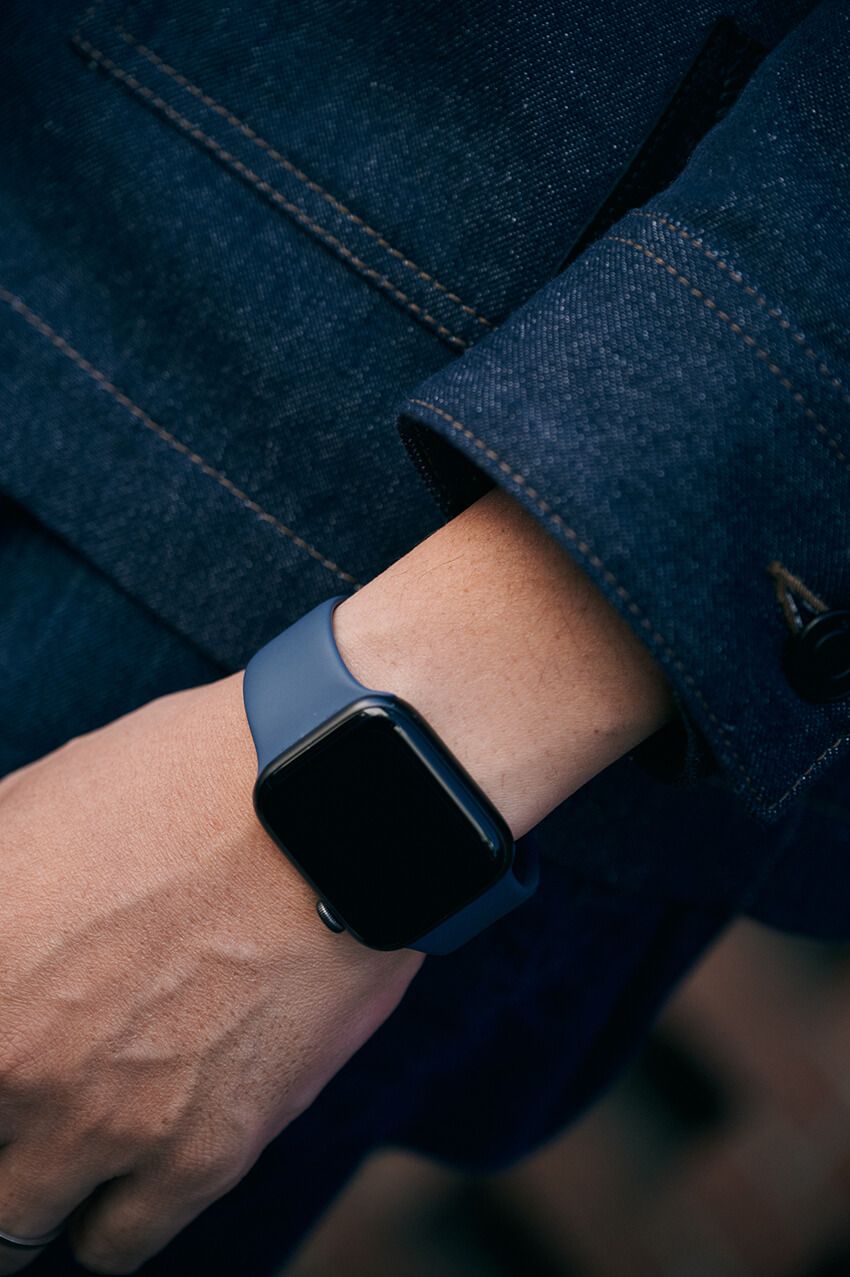 【ネイビーコーデ10選】スポーティにもエレガントにも見えるネイビースタイル・サンプルをスナップで - 10枚目の画像