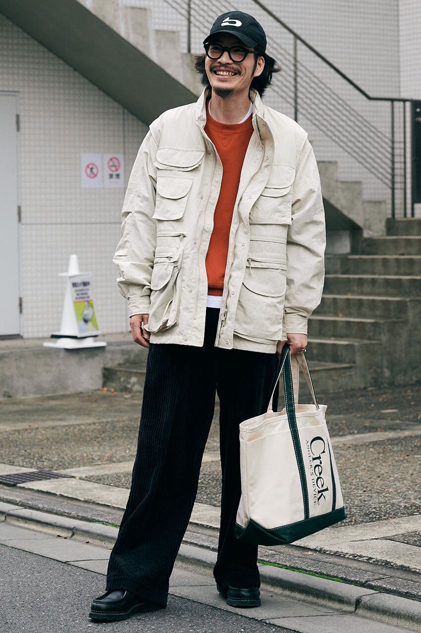 【2025年も人気】街角で見つけた"白アウター"。気になるブランドとその着こなし - 3枚目の画像