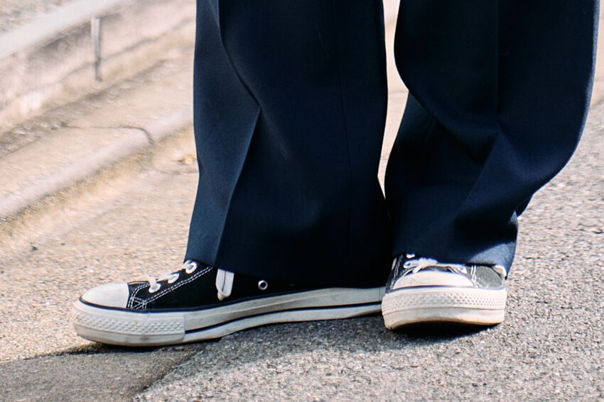 「コンバース」が人気完全復活！ 街角スナップ10選に見るローテク賢者の足元事情 - 23枚目の画像