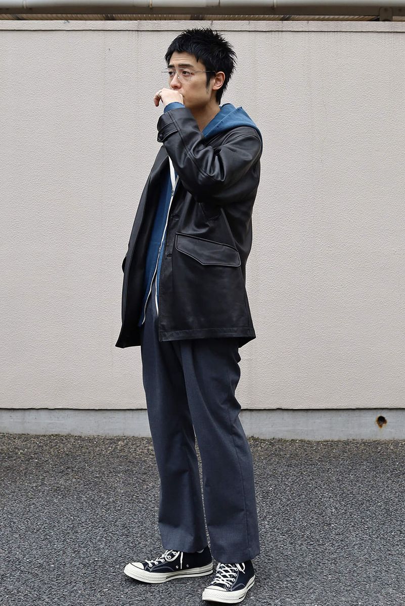 スニーカー＝コンバース